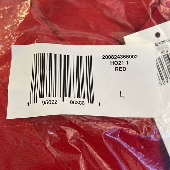 Lauren Ralph Lauren
Ruched Faux-Wrap Top, Red. Available size:L - Picture 3 of 4